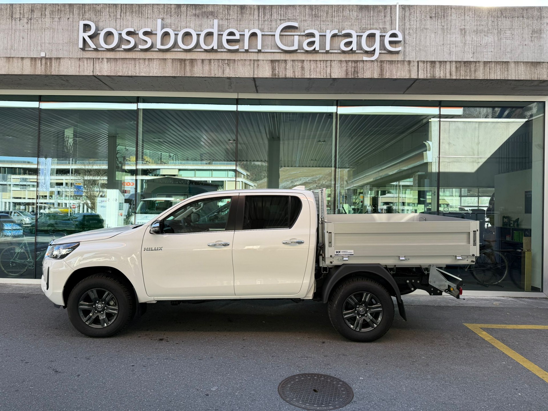 TOYOTA Hilux 2.4d Style Double Cab 4x4 A