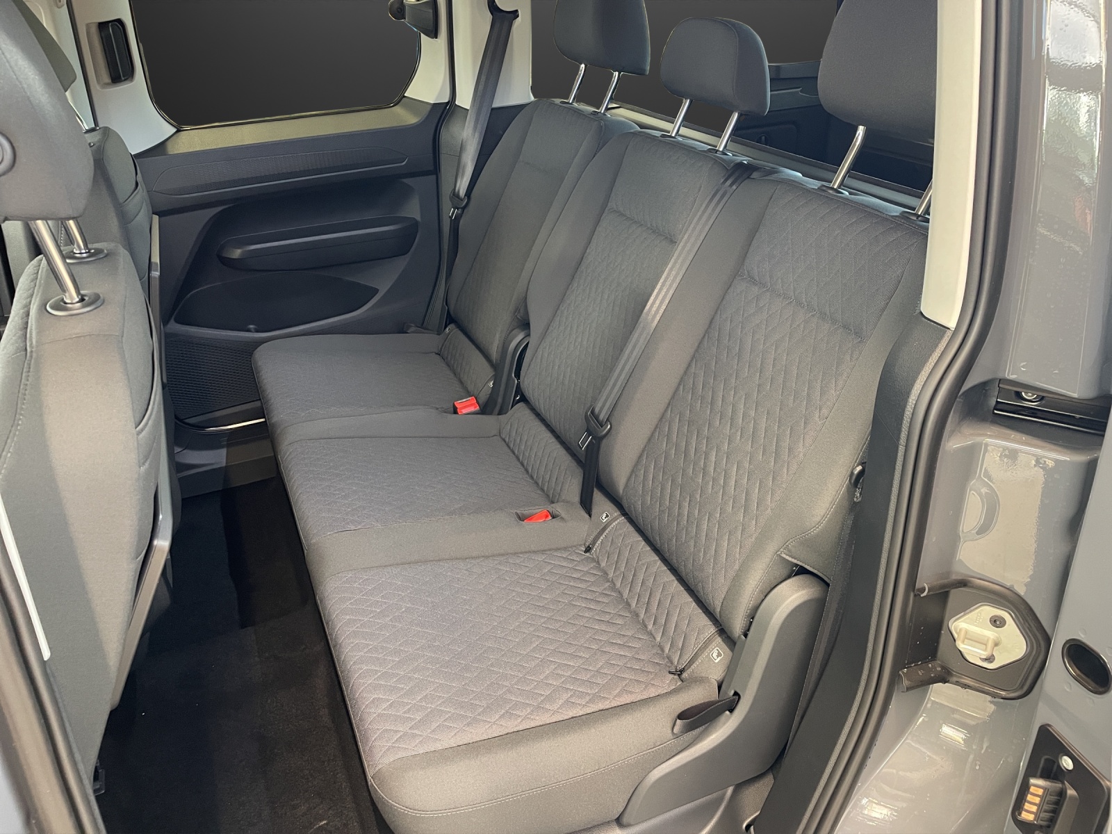 VW Caddy 2.0 TDI 4Motion-image-8