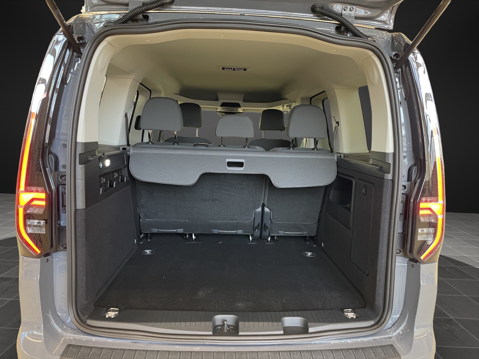 VW Caddy 2.0 TDI 4Motion-image-12