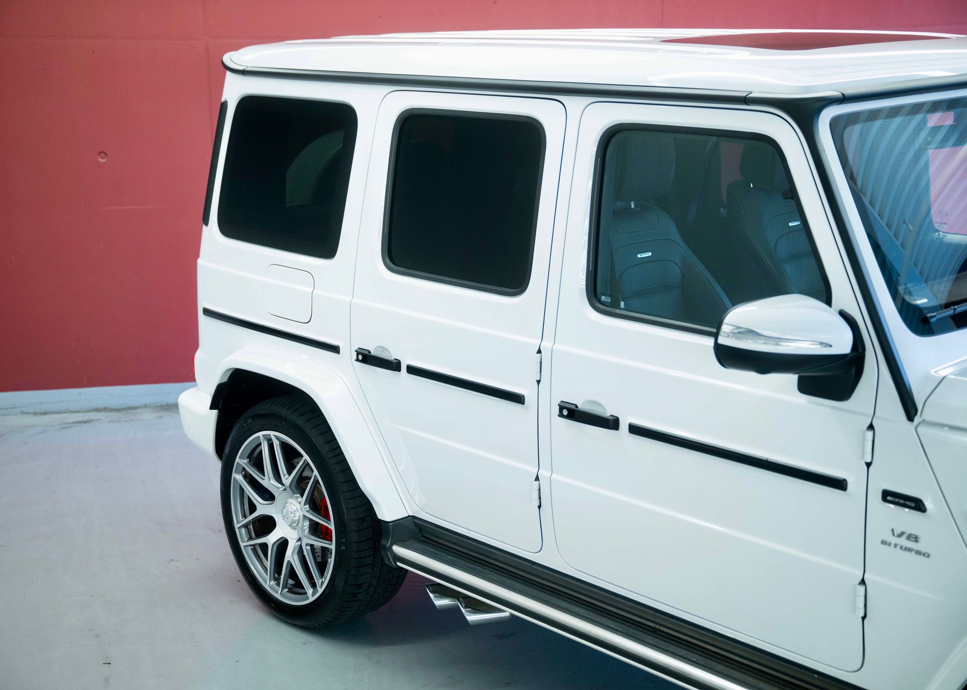 MERCEDES-BENZ G 63 AMG Speedshift Plus G-Tronic (Designo Moonlight White Pearl, as new, low mileage)-image-12