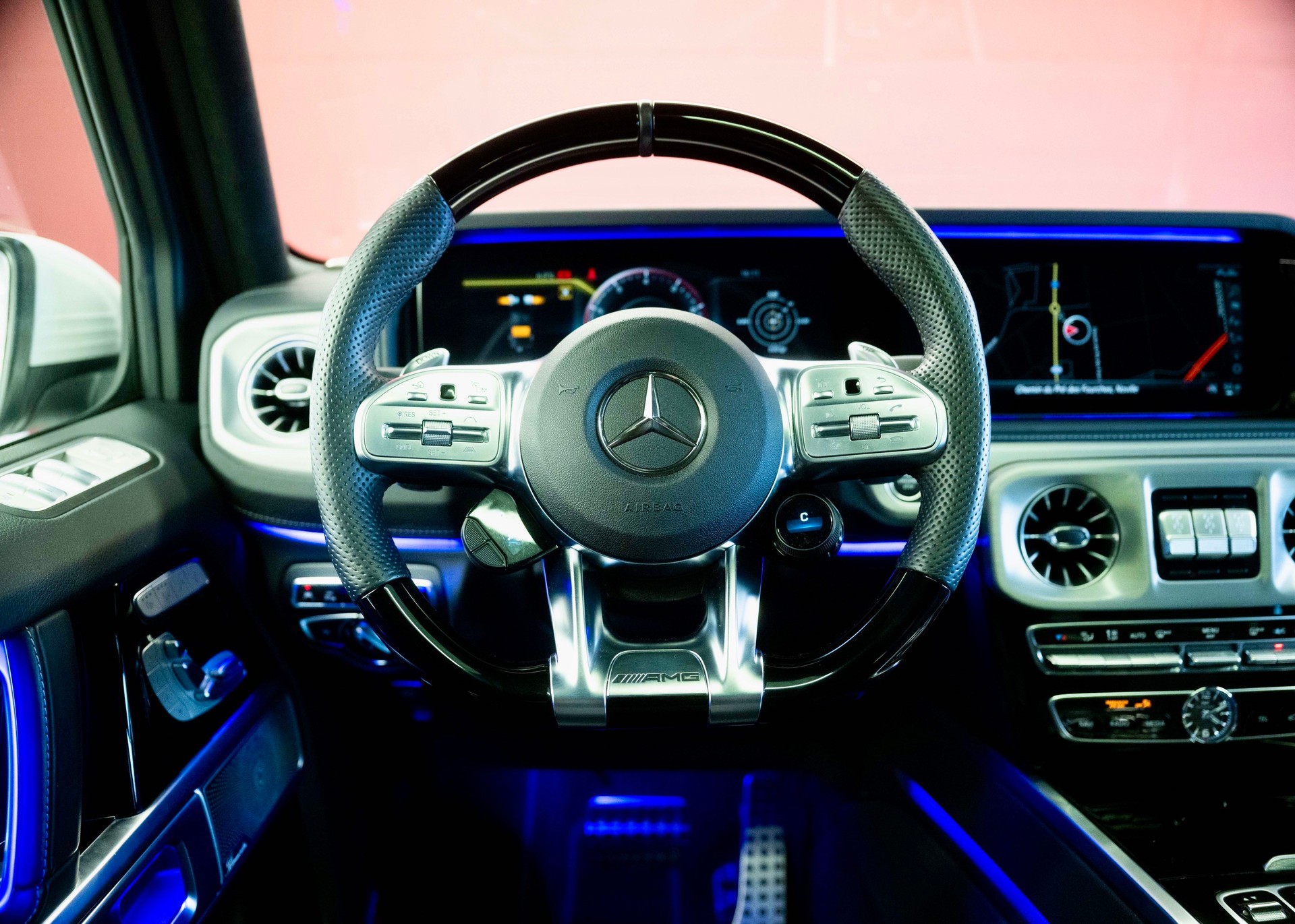 MERCEDES-BENZ G 63 AMG Speedshift Plus G-Tronic (Designo Moonlight White Pearl, as new, low mileage)-image-17