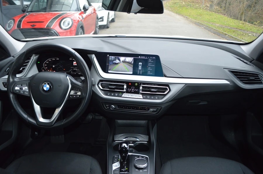 BMW 118i Steptronic-image-8