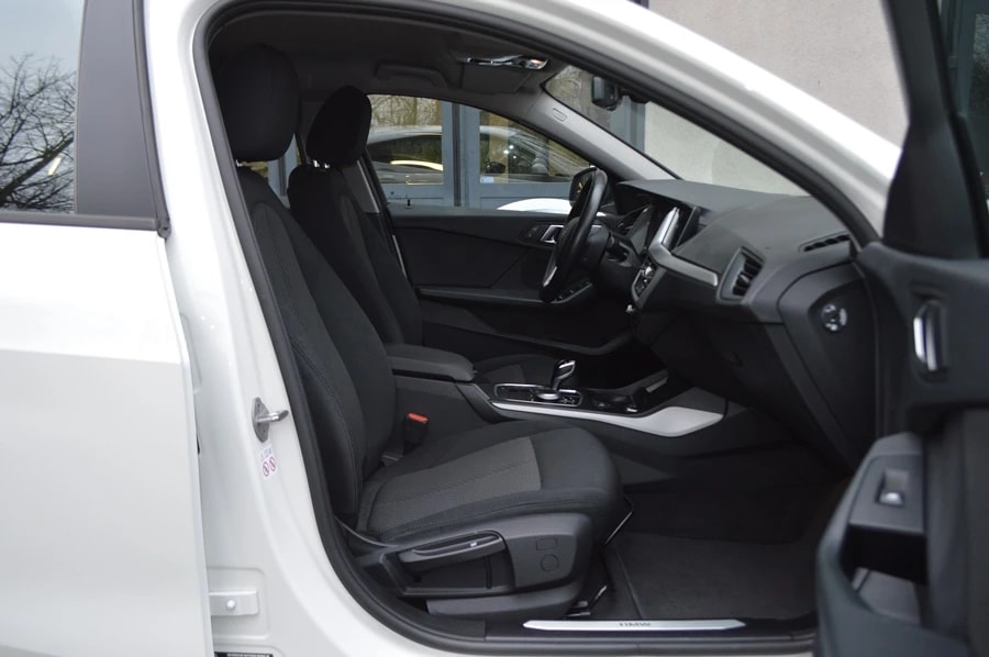 BMW 118i Steptronic-image-7
