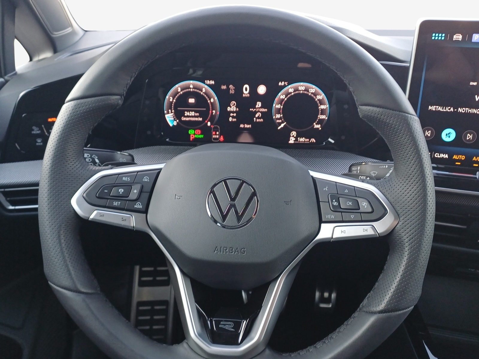 VW Golf 1.5 e TSI mHEV R-Line DSG-image-9