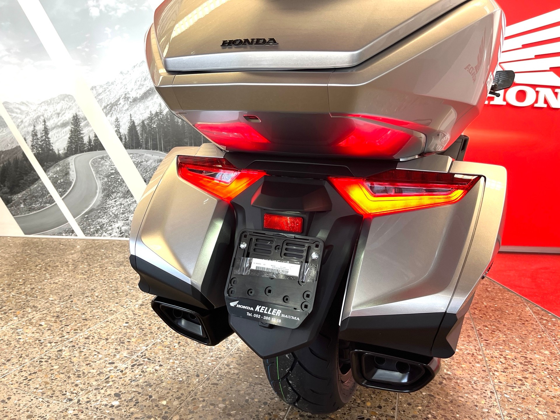HONDA GL 1800 DA DCT Goldwing-showroom-element-3