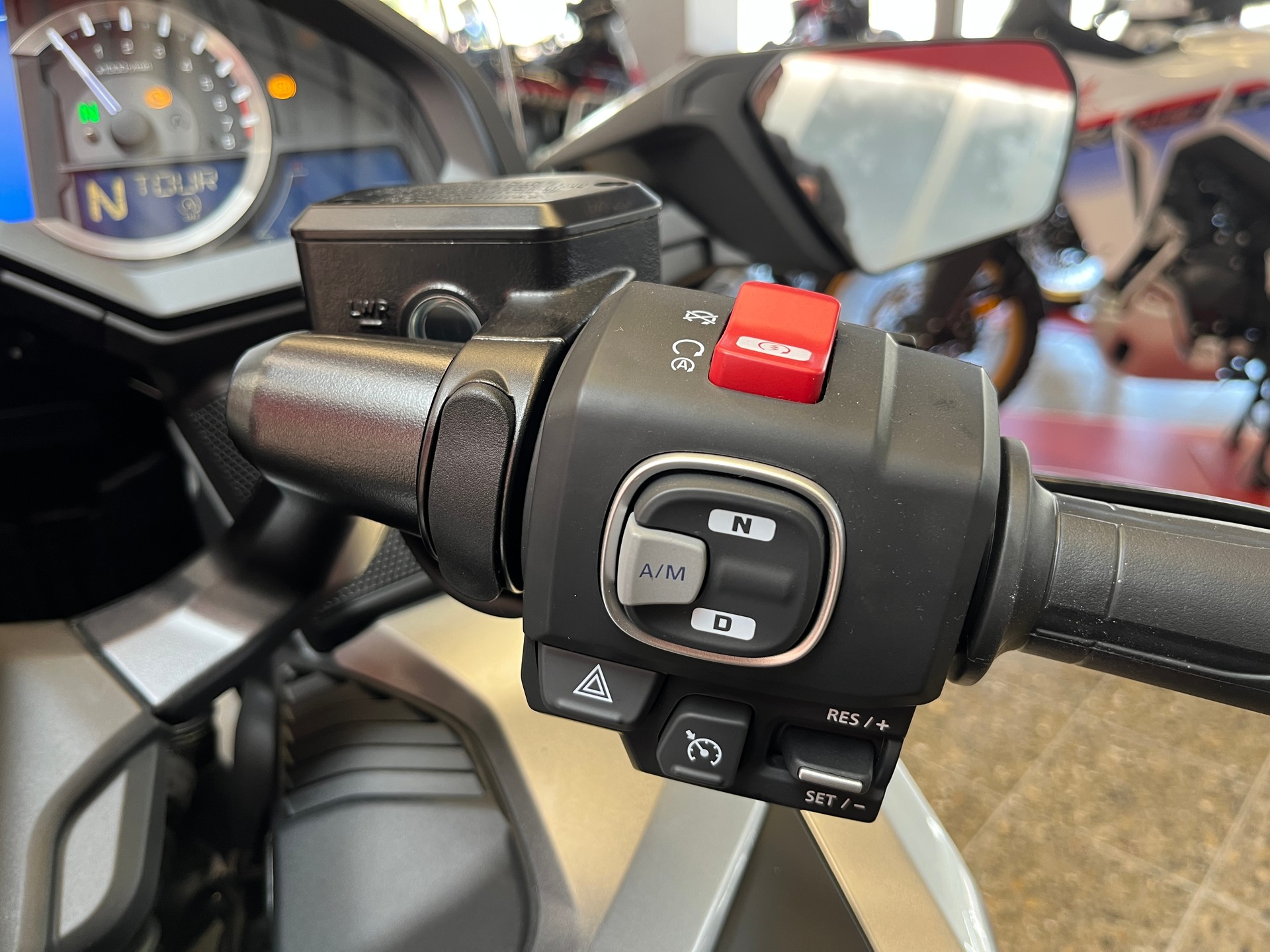 HONDA GL 1800 DA DCT Goldwing-image-13