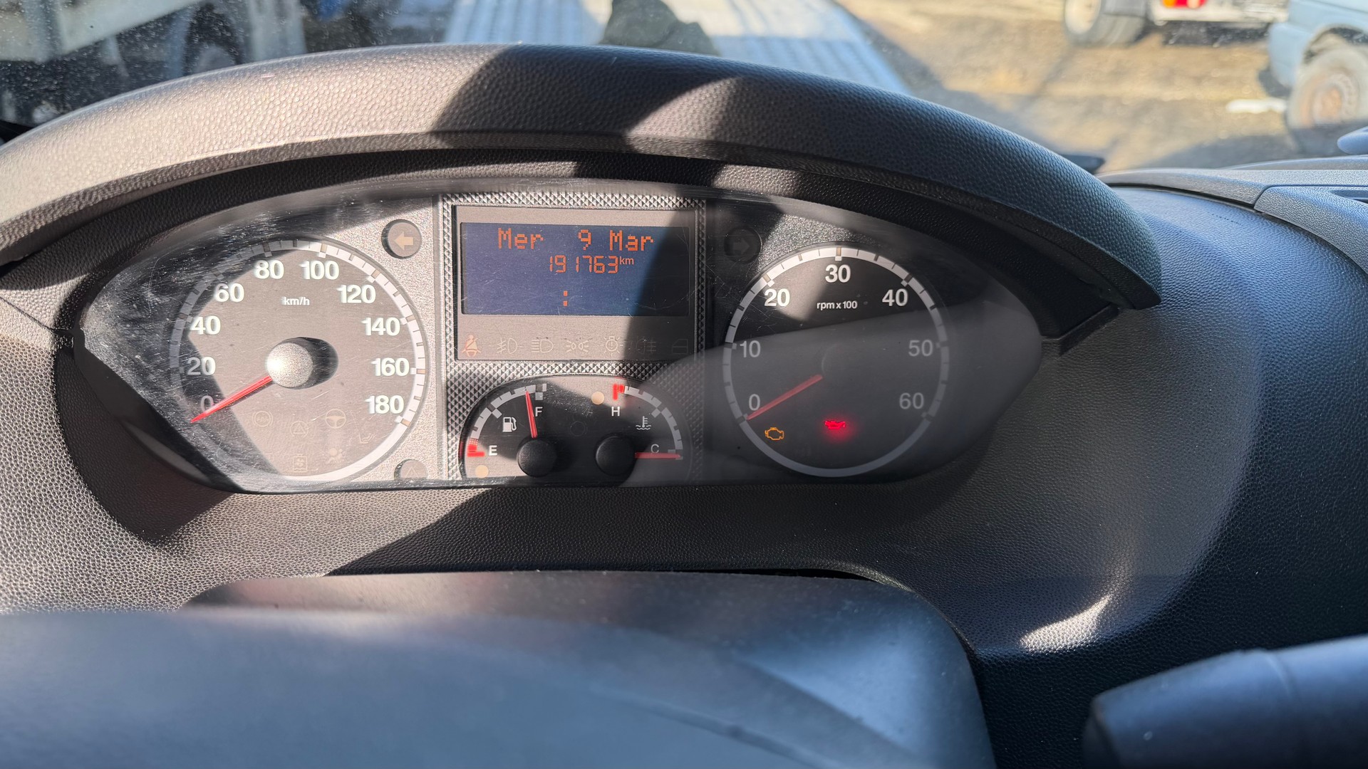 PEUGEOT Boxer 2.2 HDI 335 L2H2-image-10