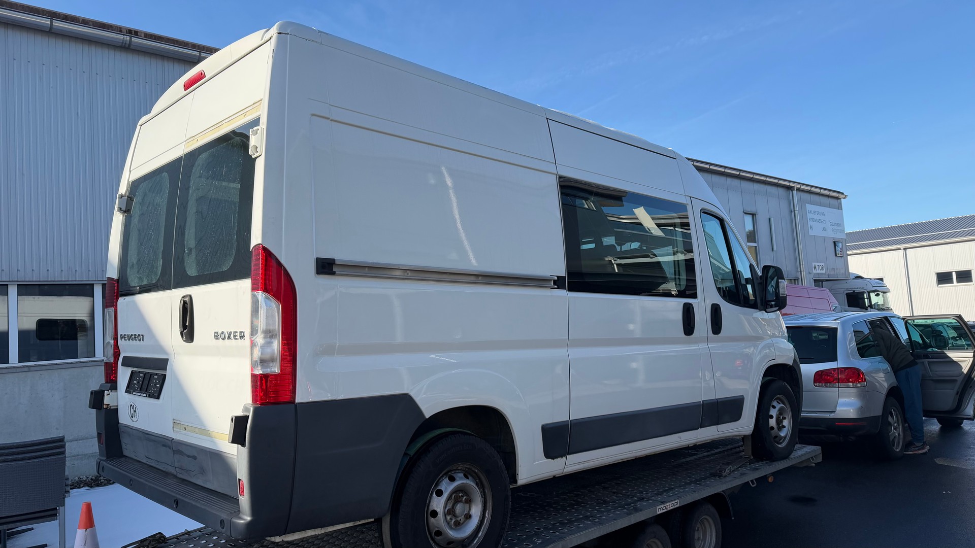 PEUGEOT Boxer 2.2 HDI 335 L2H2-image-1