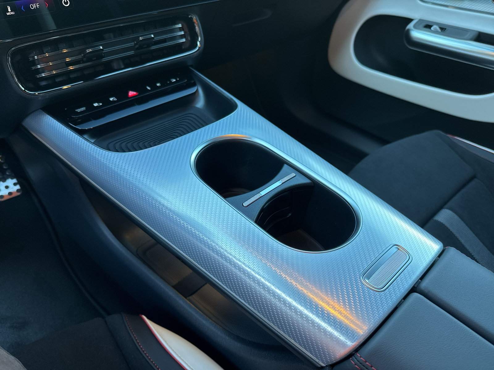 MERCEDES-BENZ CLA 220 8G-DCT 4Matic-image-22