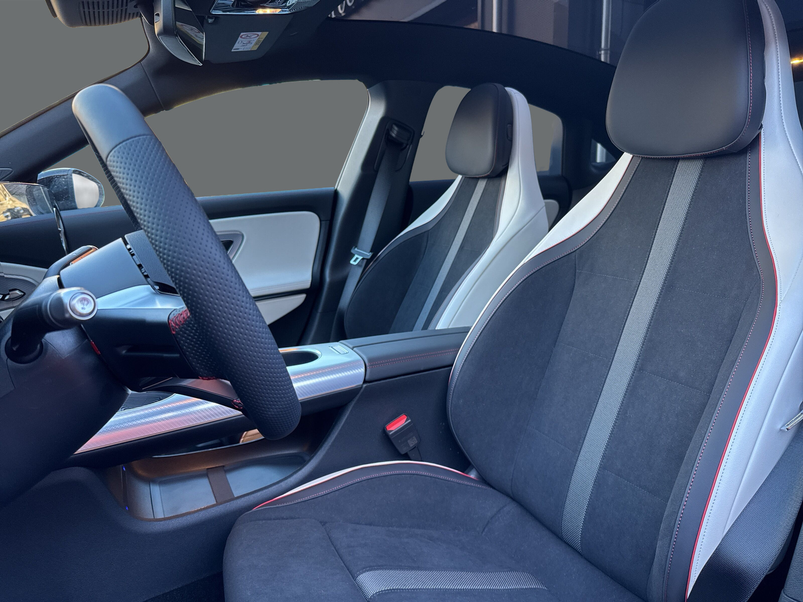 MERCEDES-BENZ CLA 220 8G-DCT 4Matic-image-8