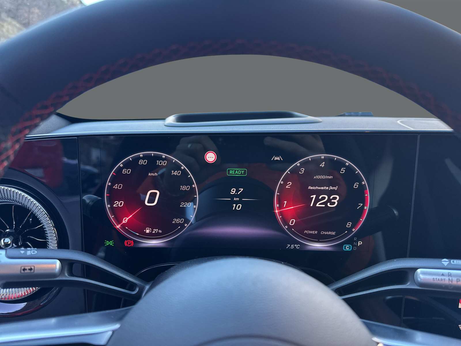MERCEDES-BENZ CLA 220 8G-DCT 4Matic-image-10