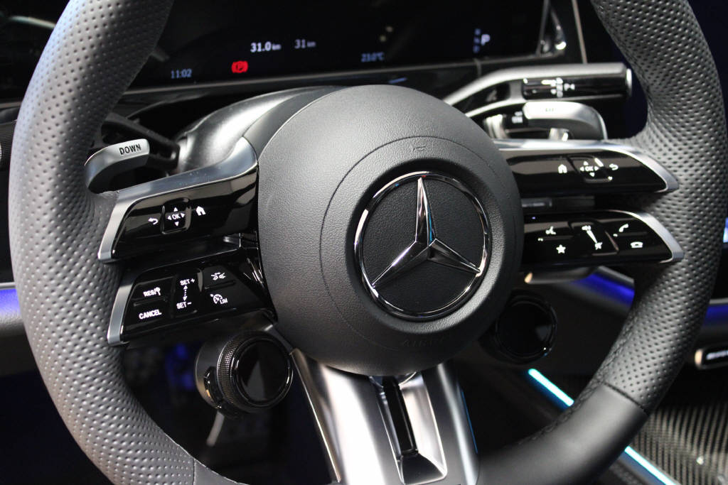 MERCEDES-BENZ E 53 AMG Hybrid 4Matic+-image-9