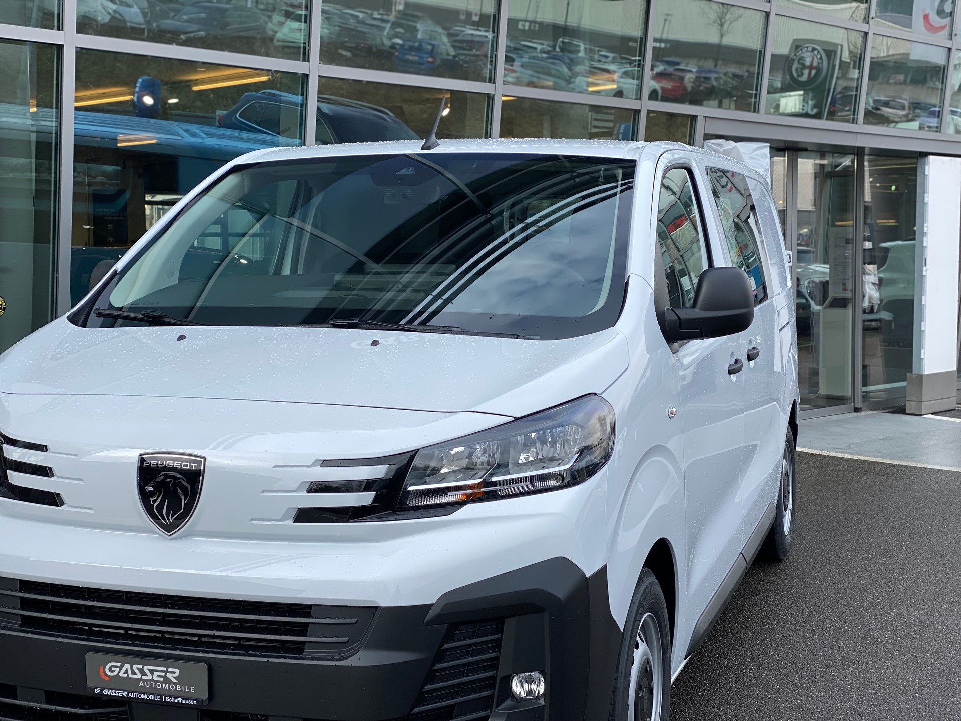 PEUGEOT Expert 1.5 BlueHDi 120 S&S Standard-image-1
