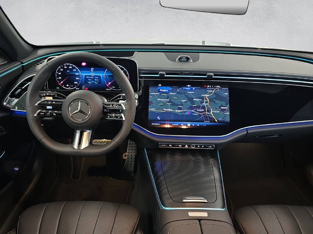 MERCEDES-BENZ E 220 d AMG Line 4Matic T-Modell-image-13