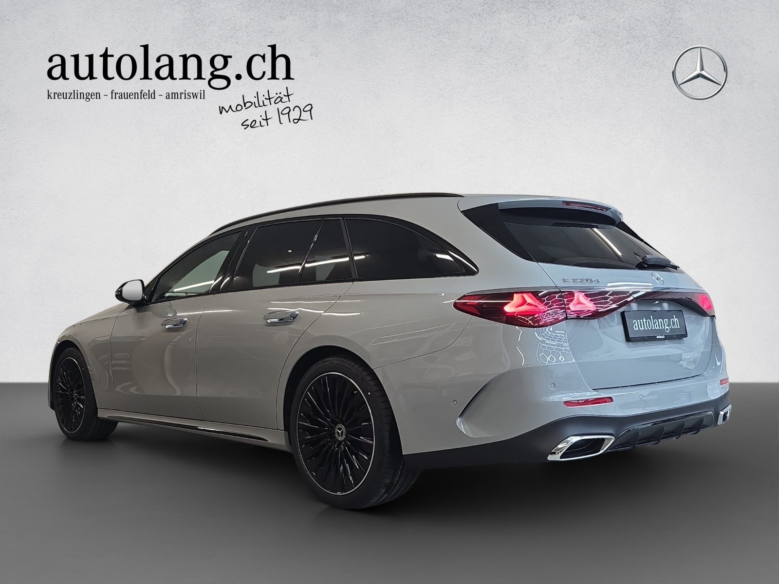 MERCEDES-BENZ E 220 d AMG Line 4Matic T-Modell-showroom-element-3