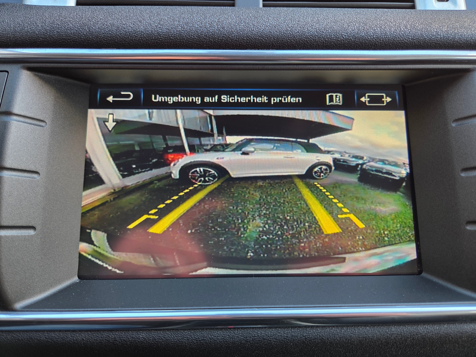 LAND ROVER Range Rover Evoque 2.2 SD4 Dynamic AT6-image-19
