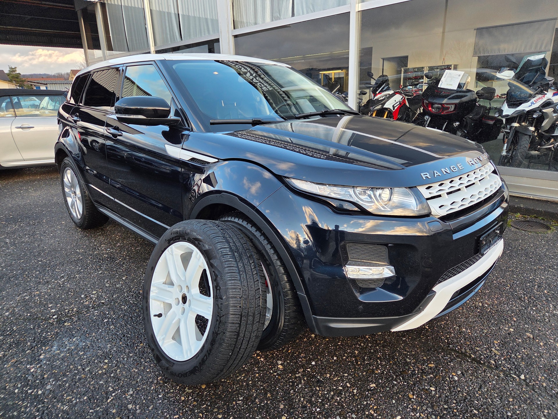 LAND ROVER Range Rover Evoque 2.2 SD4 Dynamic AT6-image-1
