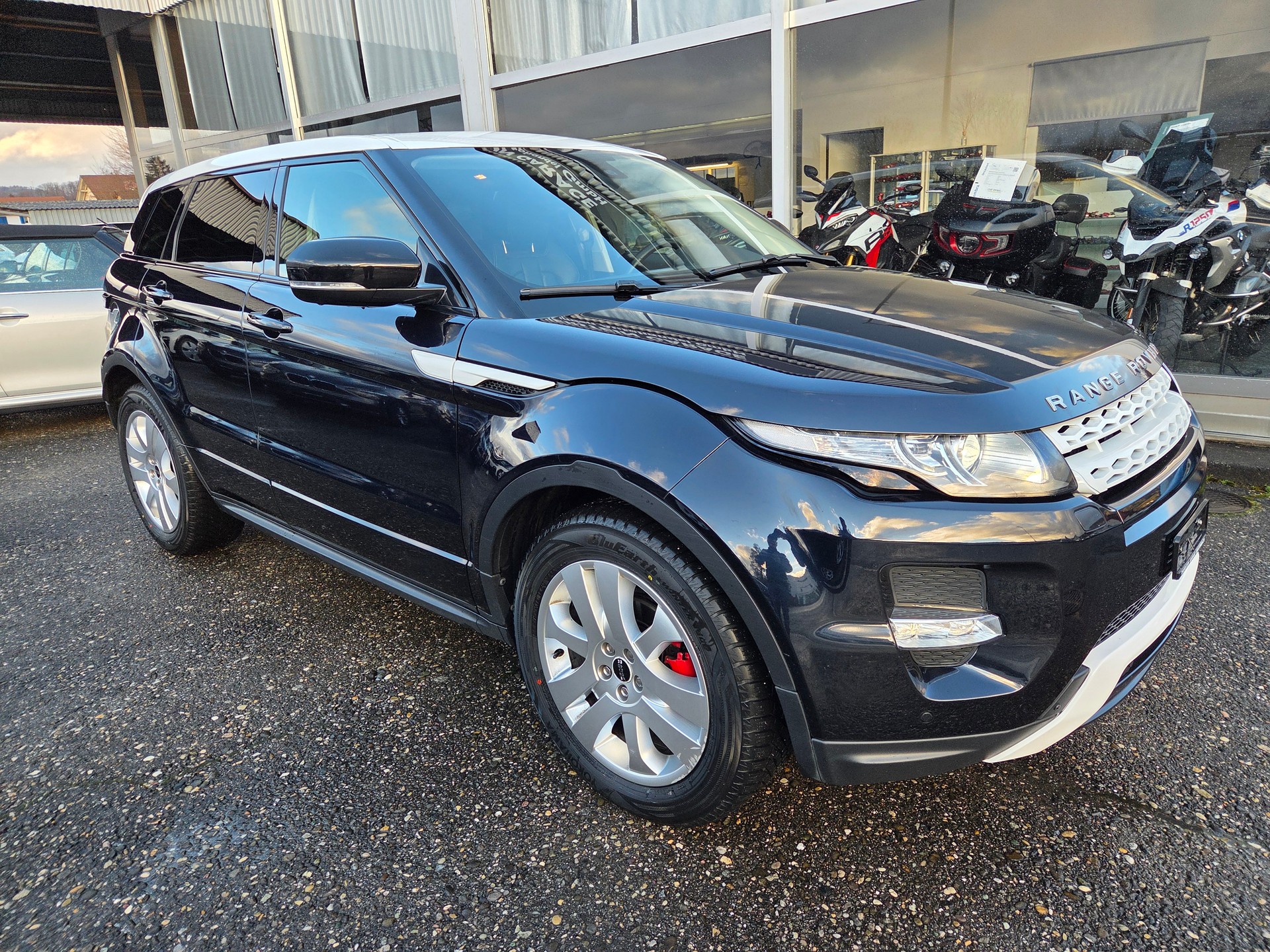 LAND ROVER Range Rover Evoque 2.2 SD4 Dynamic AT6-image-0