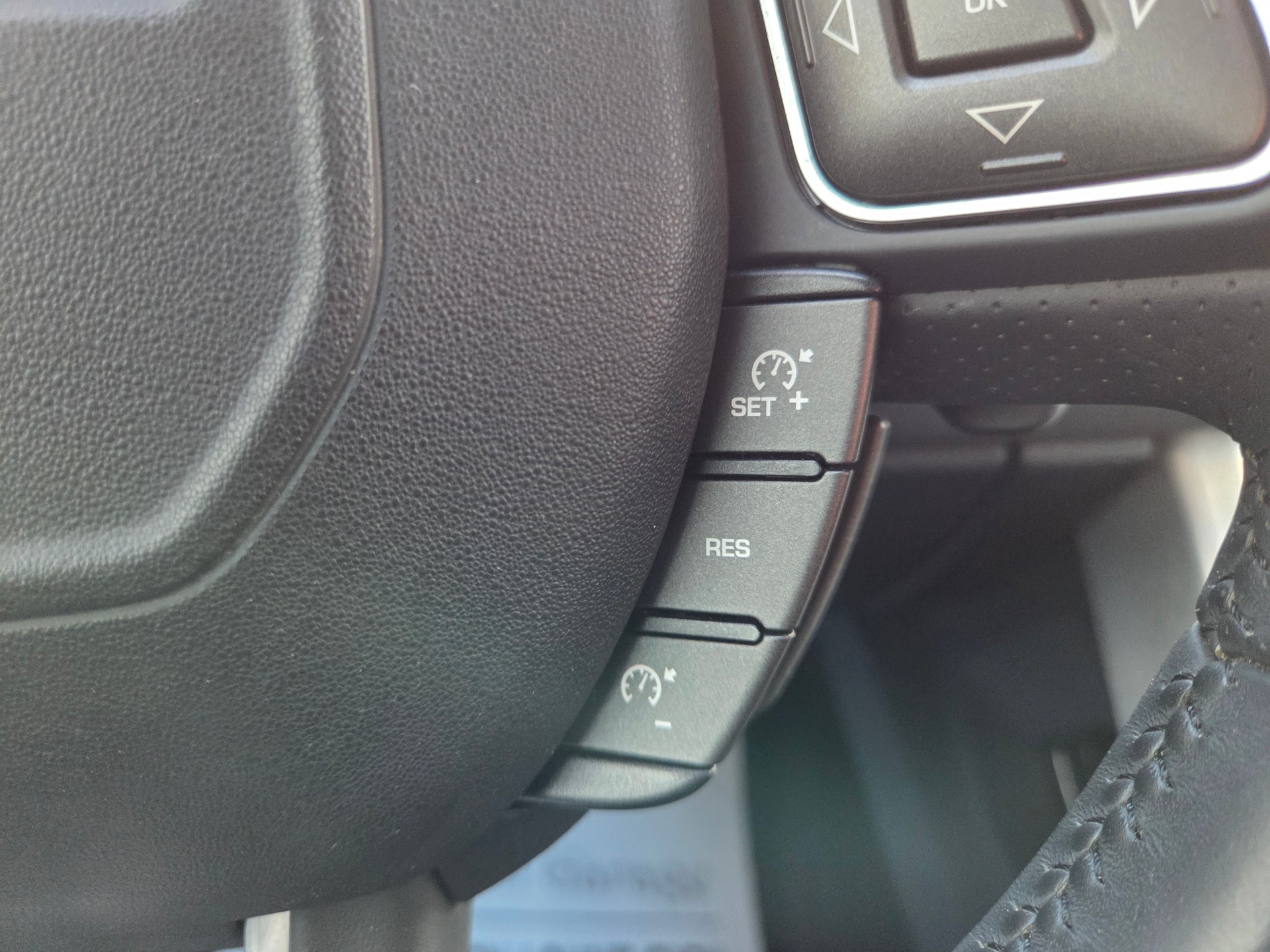 LAND ROVER Range Rover Evoque 2.2 SD4 Dynamic AT6-image-17