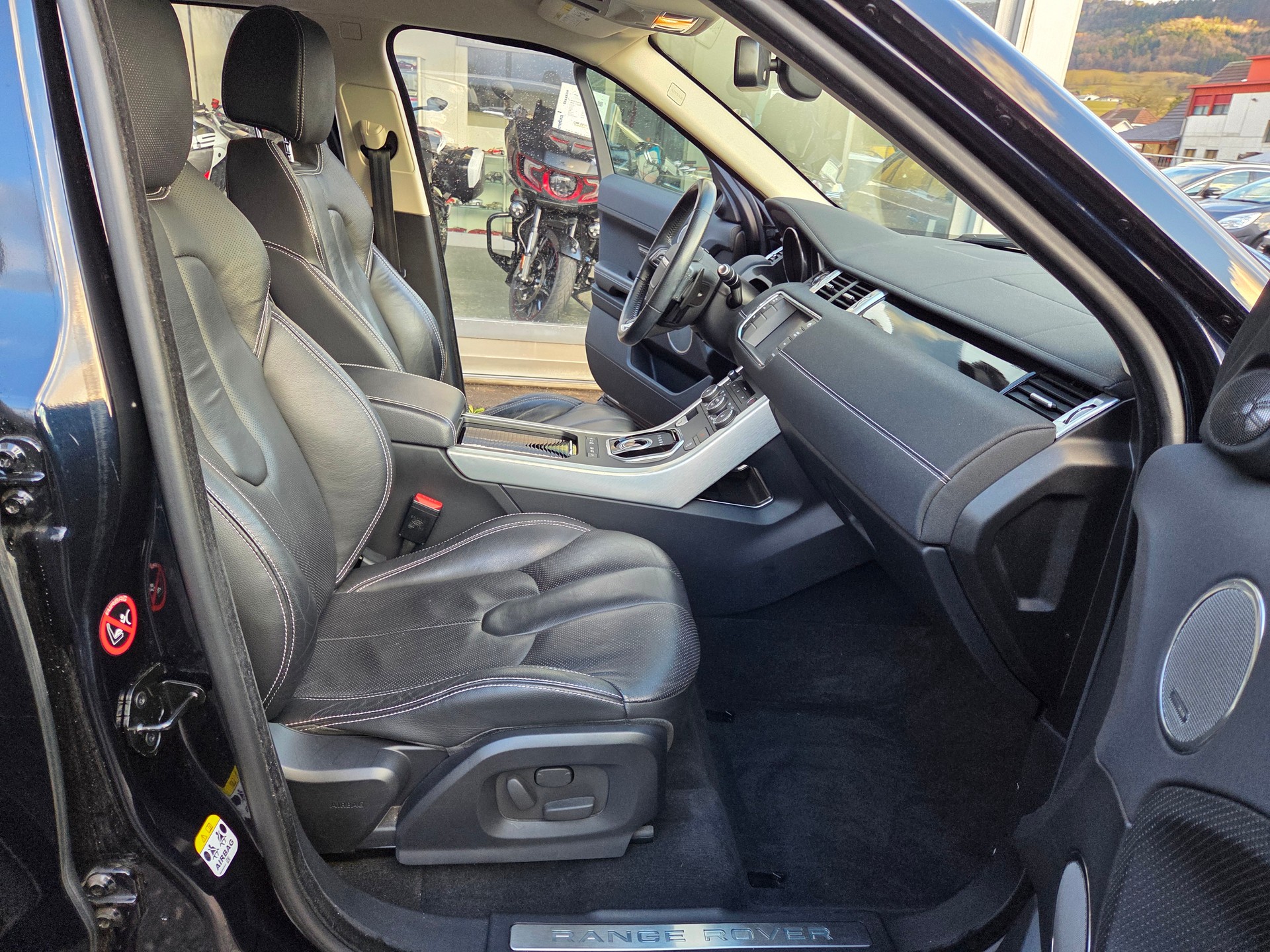 LAND ROVER Range Rover Evoque 2.2 SD4 Dynamic AT6-image-10