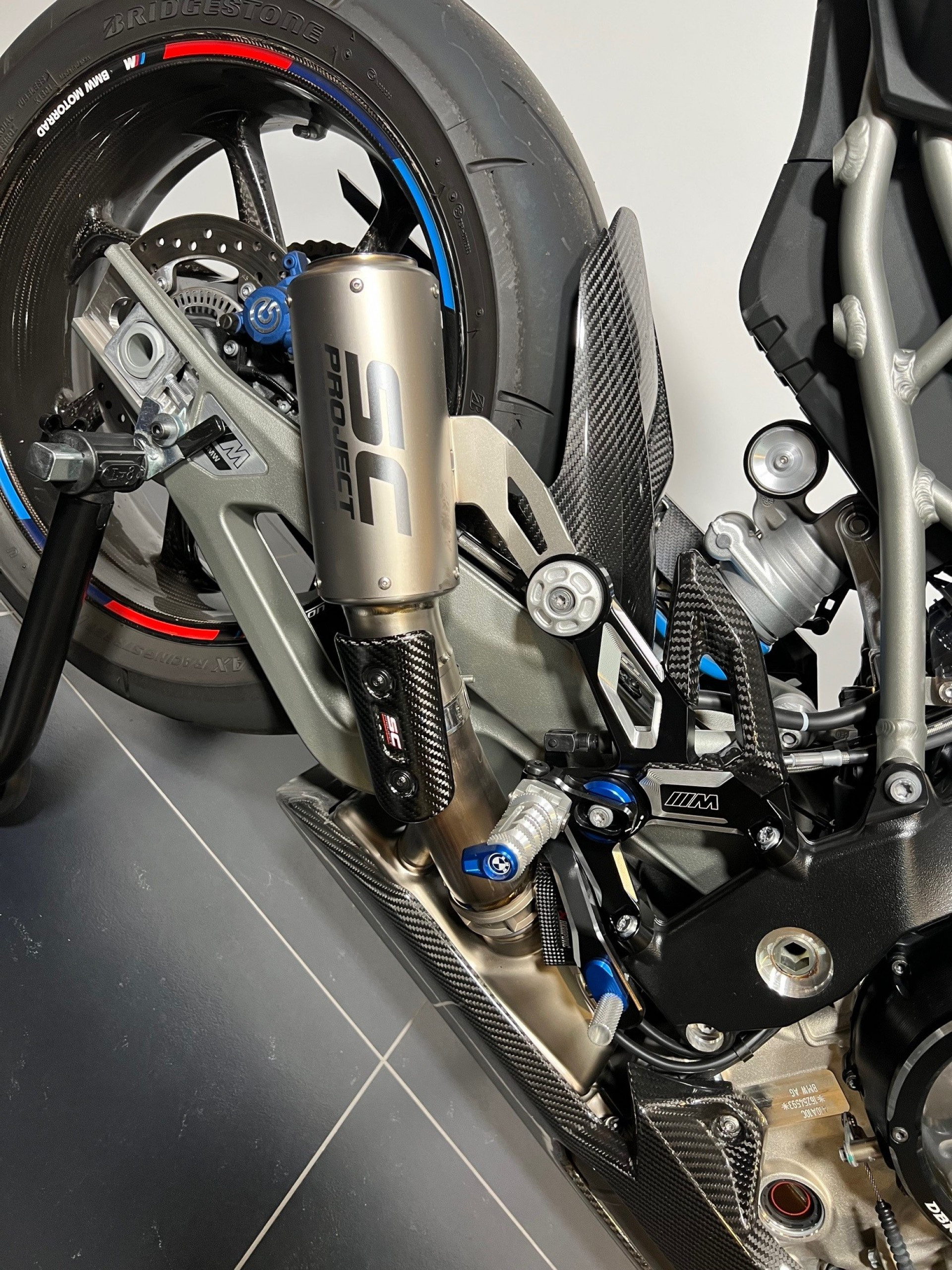 BMW M 1000 R Competition-showroom-element-3