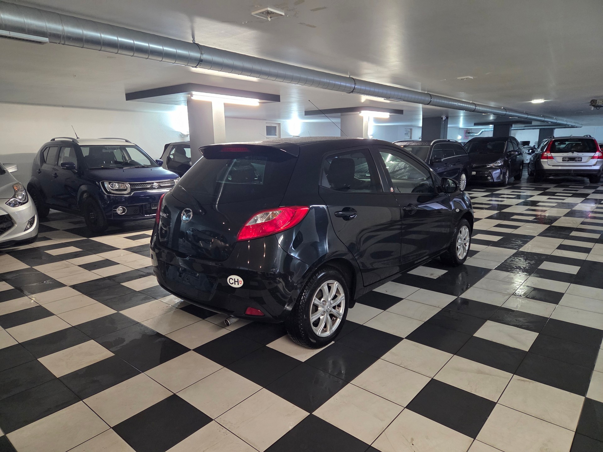 MAZDA 2 1.3i 16V Voila ma Suisse Edition-image-4