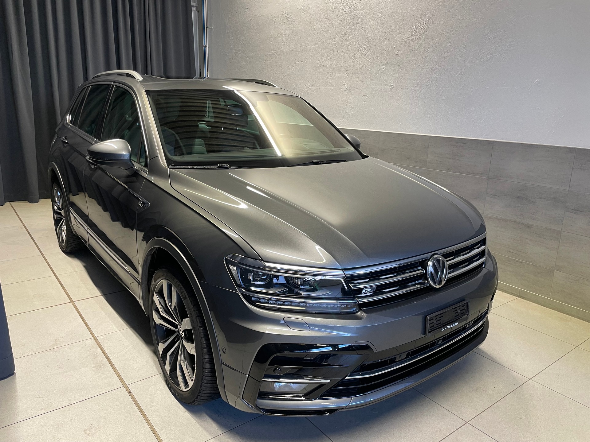VW Tiguan 2.0TSI R-line 4Motion DSG (32)
