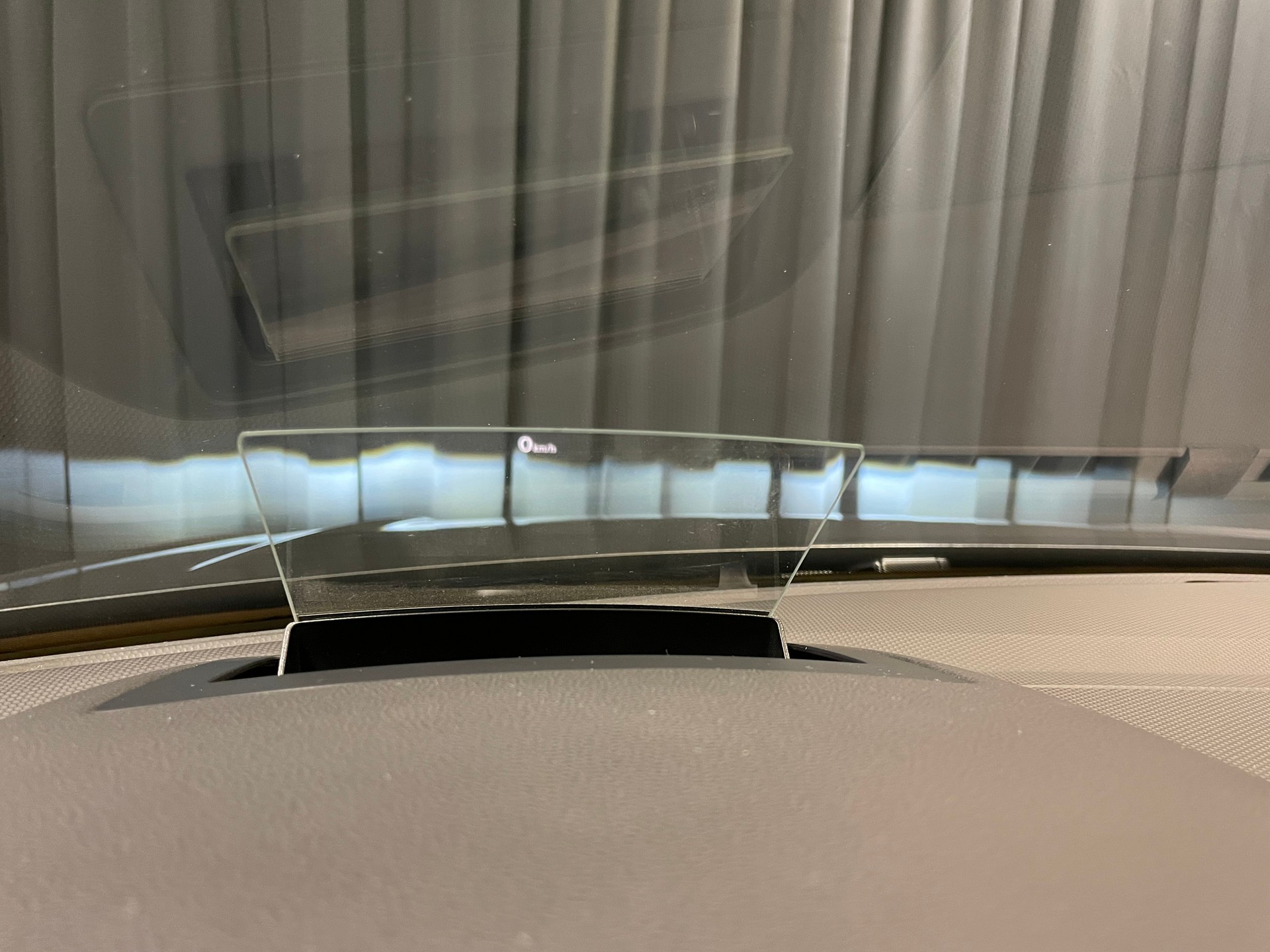 VW Tiguan 2.0TSI R-line 4Motion DSG (32)-image-13