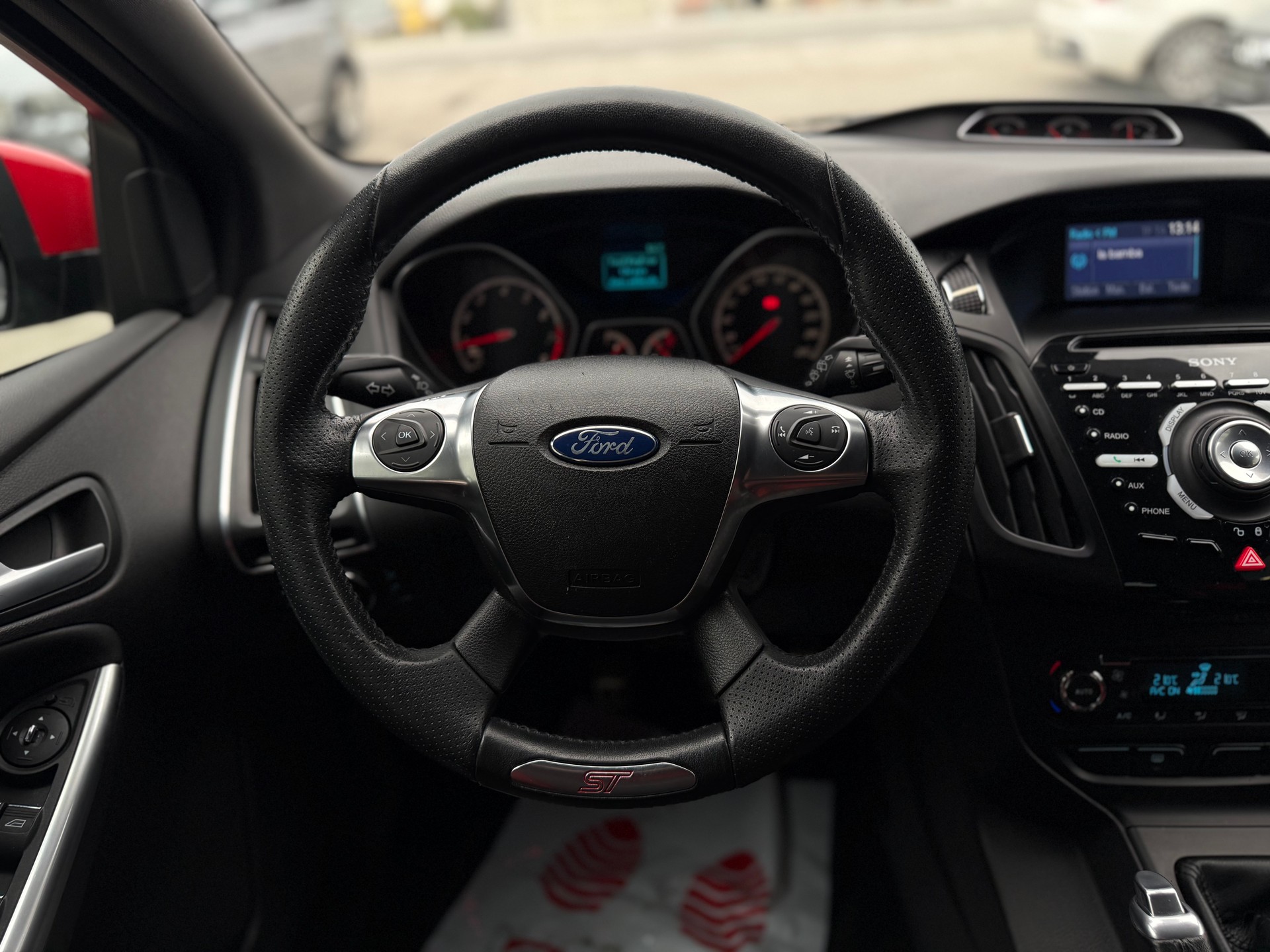FORD Focus 2.0 SCTi ST-2-image-14