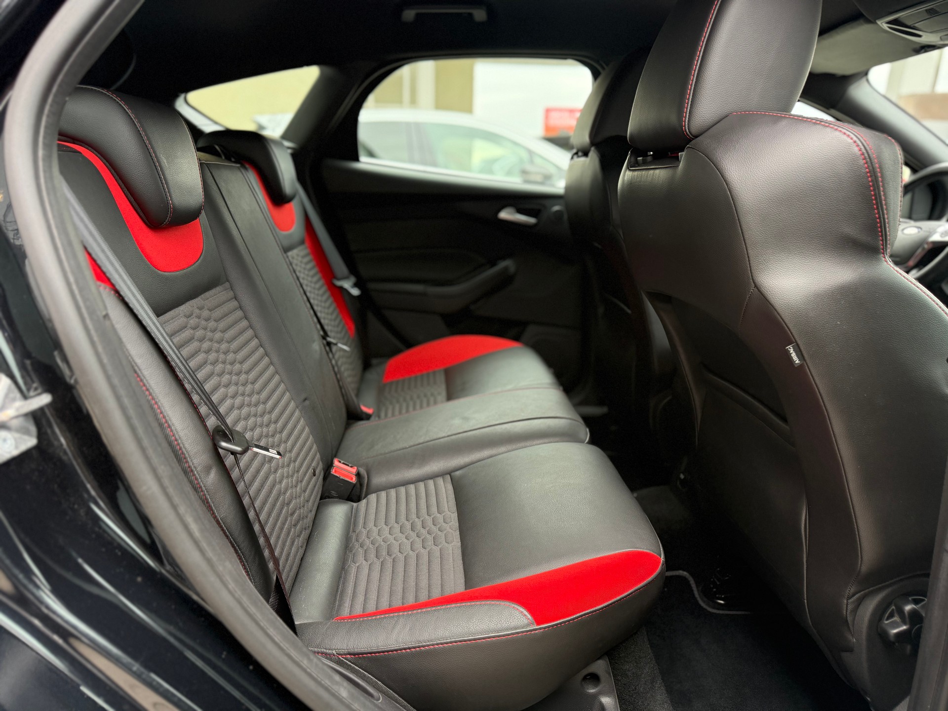 FORD Focus 2.0 SCTi ST-2-image-11