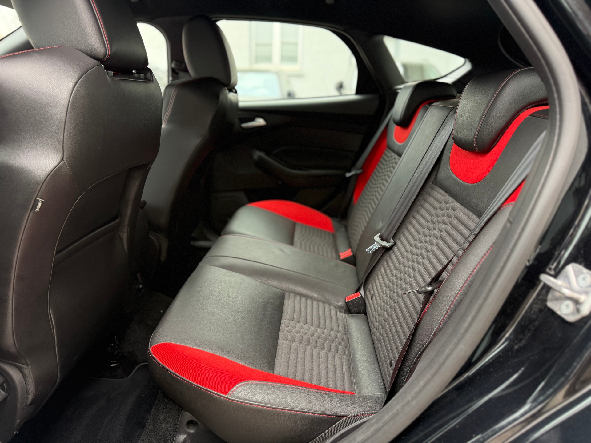 FORD Focus 2.0 SCTi ST-2-image-9