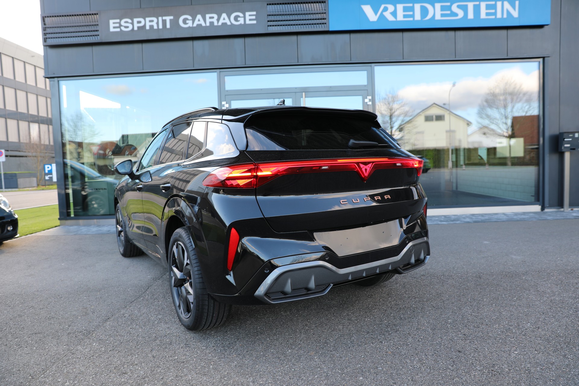 CUPRA Terramar 1.5 eTSI DSG-image-3
