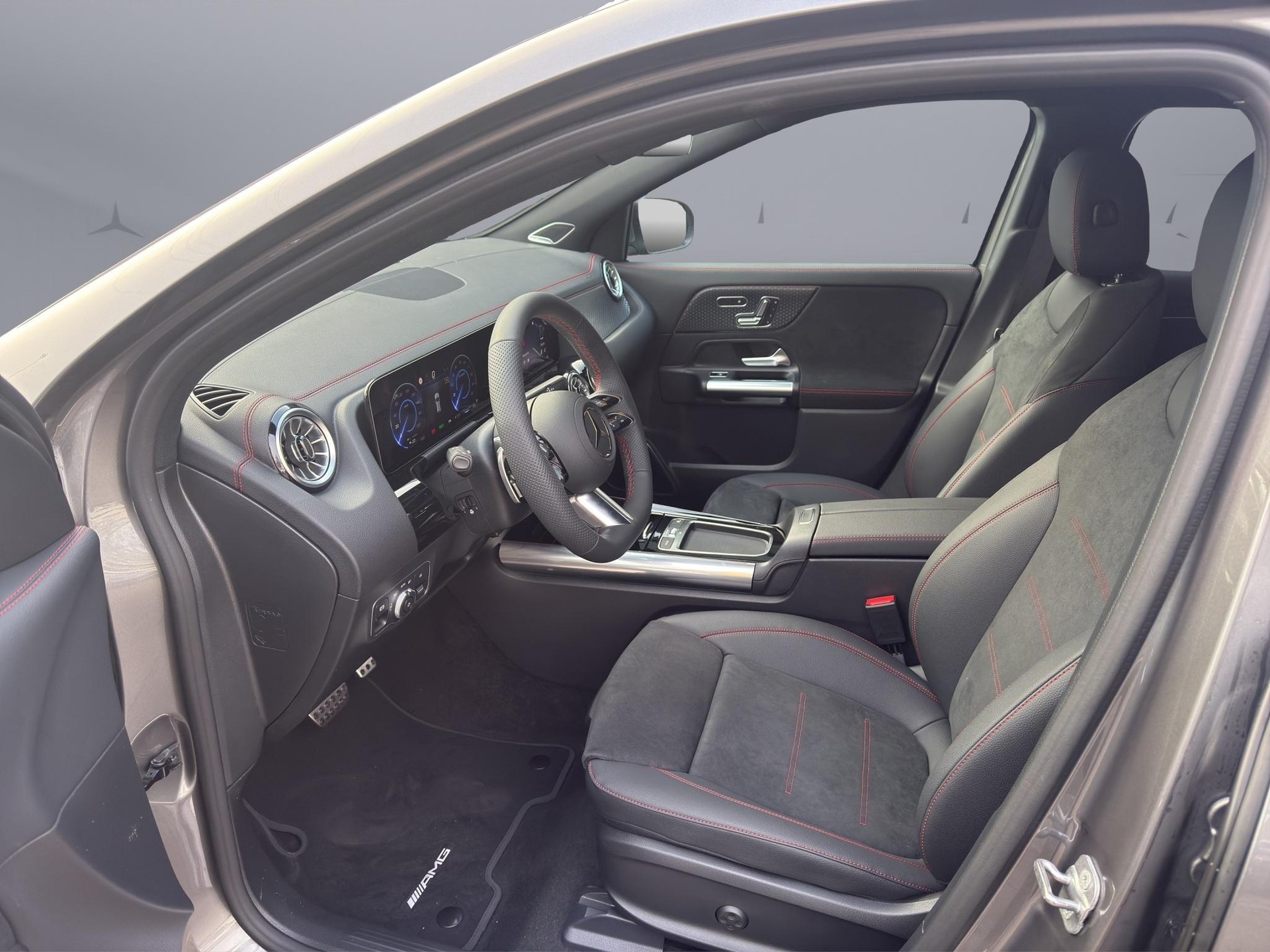 MERCEDES-BENZ EQA 300 AMG Line 4matic-image-8