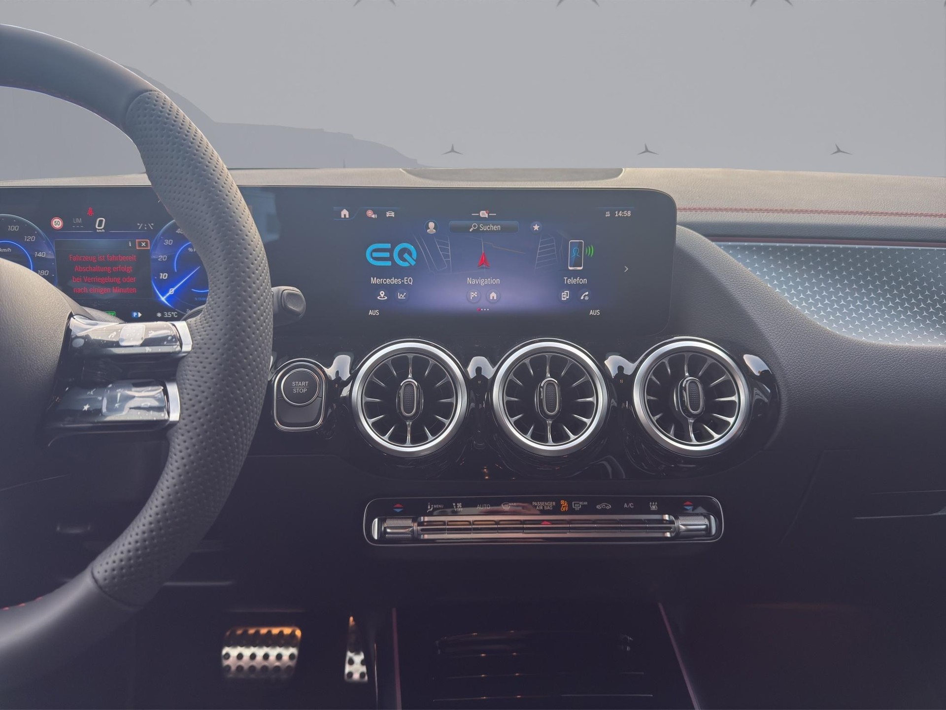 MERCEDES-BENZ EQA 300 AMG Line 4matic-image-12