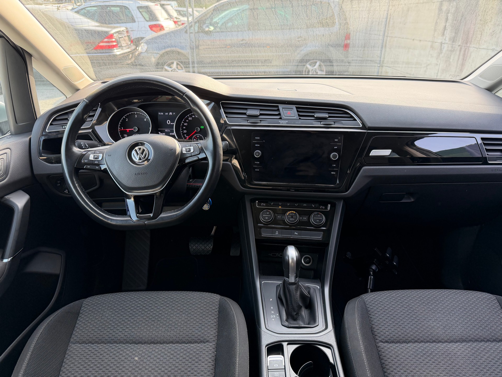 VW Touran 2.0 TDI Comfortline DSG-image-7