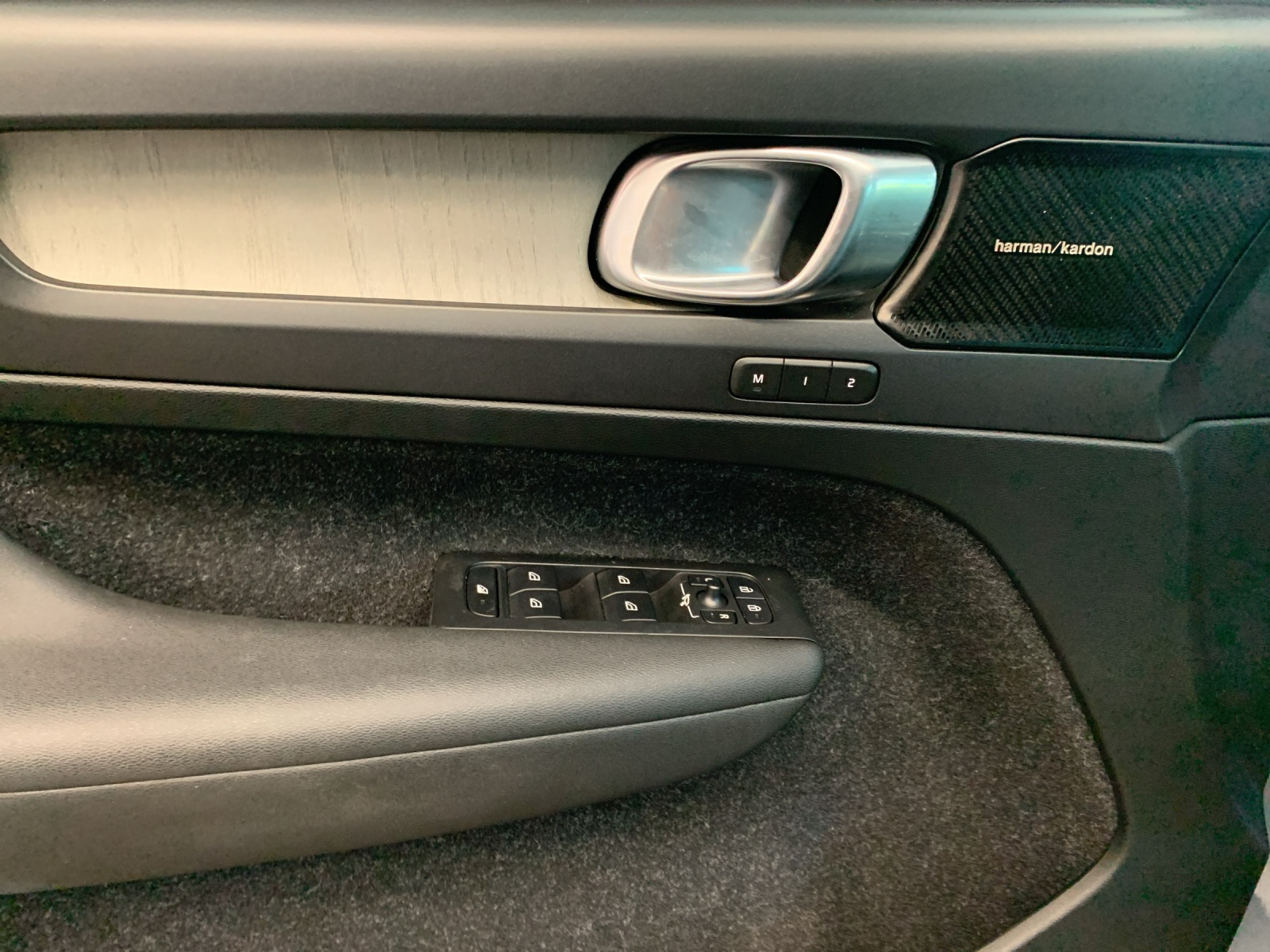 VOLVO XC40 T5 AWD Inscription-image-9
