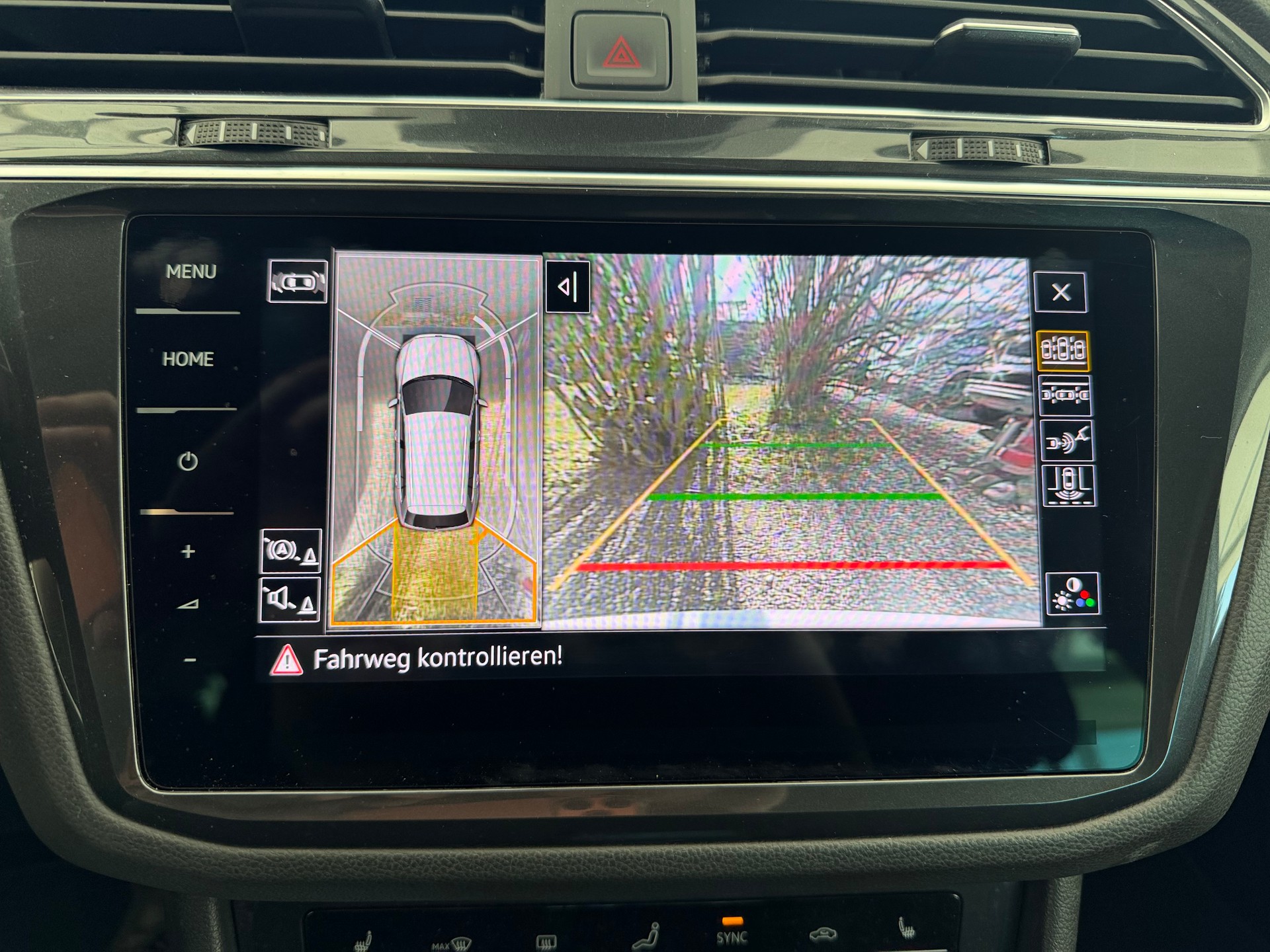 VW Tiguan 2.0 TDI SCR Elegance 4Motion DSG-image-12