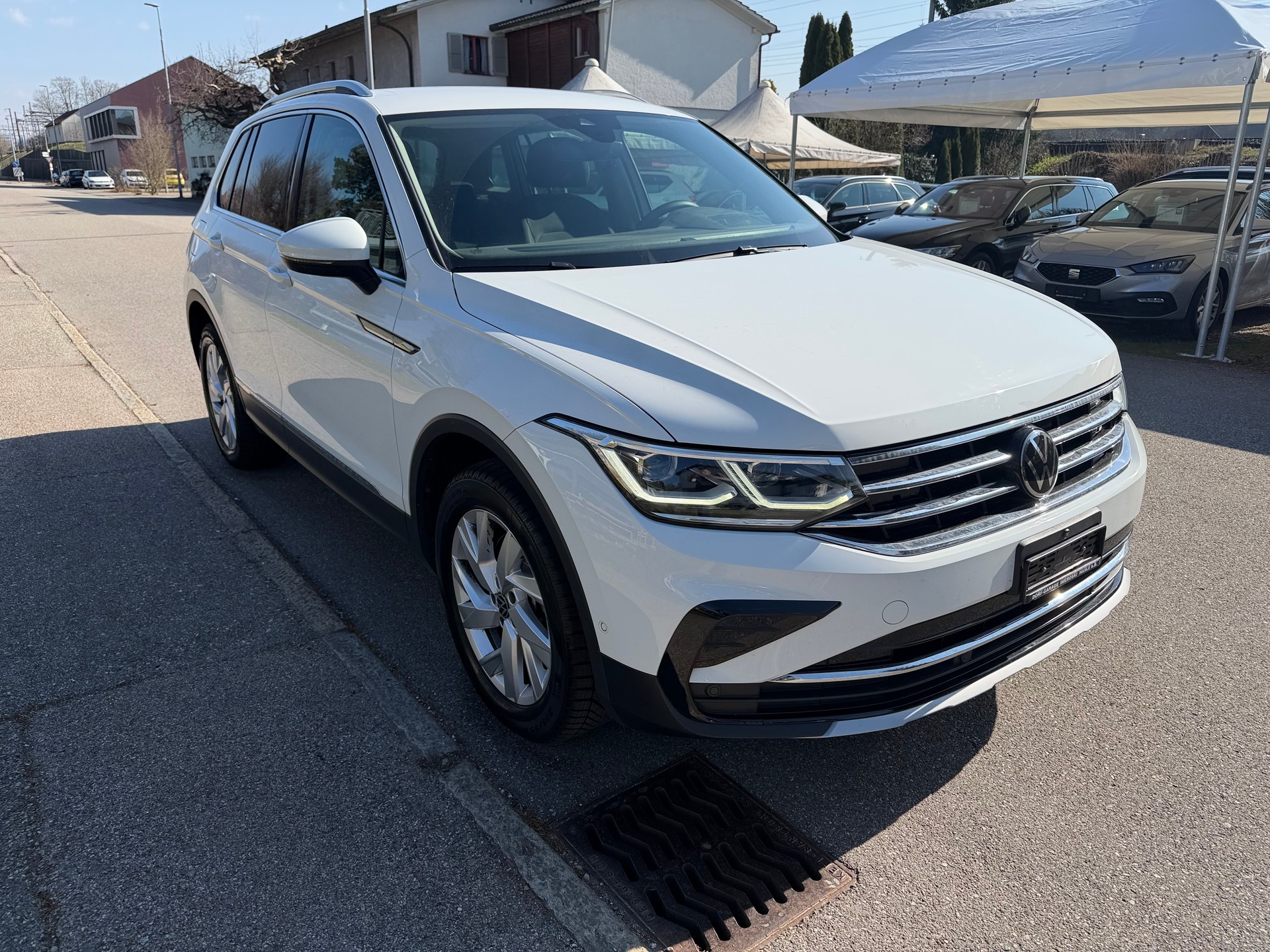 VW Tiguan 2.0 TDI SCR Elegance 4Motion DSG-image-2