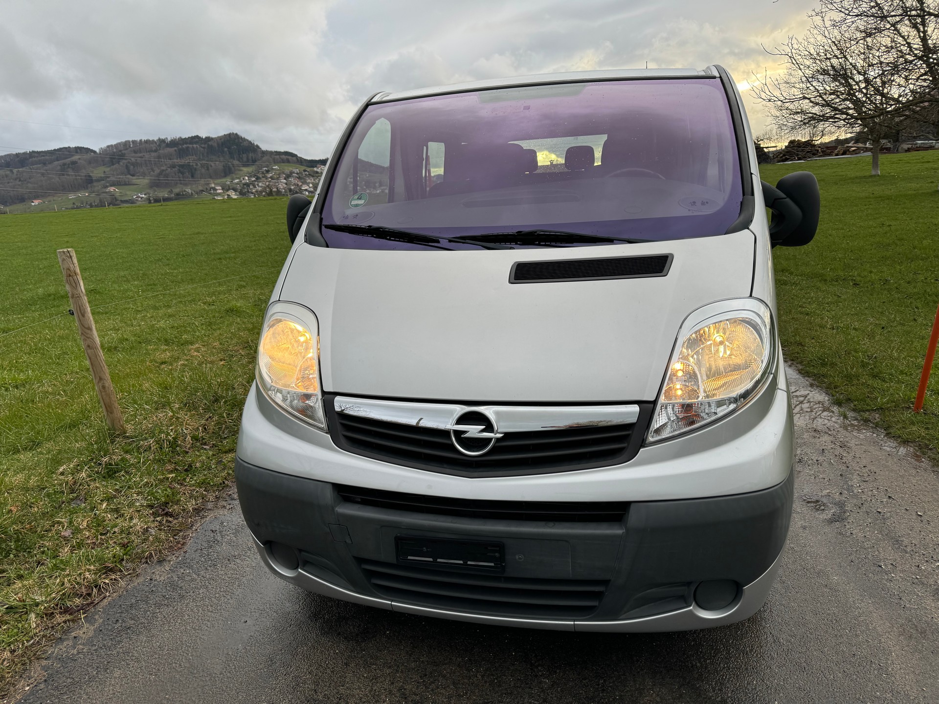 OPEL Vivaro Life 2.5CDTI 2.7t L1H1-image-1