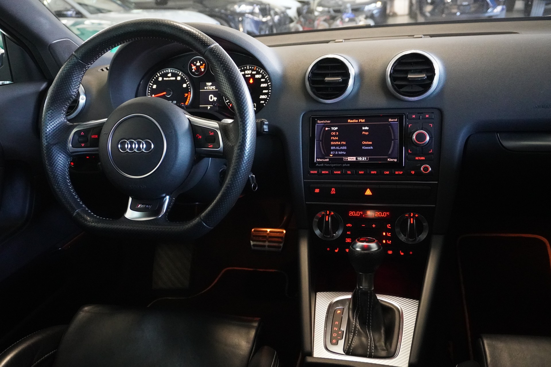 AUDI RS3 Sportback 2.5 TFSI quattro S-tronic-image-8