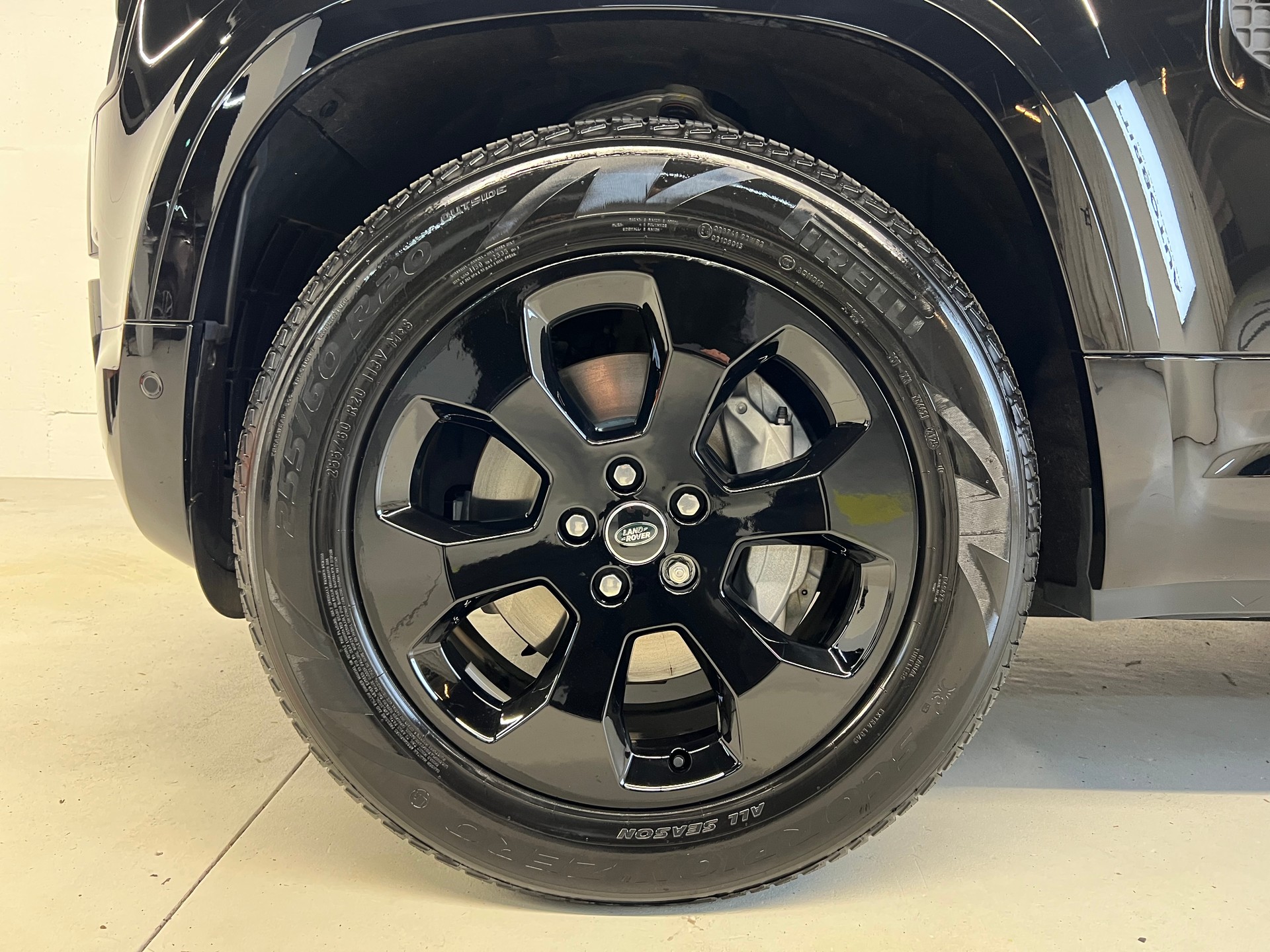 LAND ROVER Defender 110 2.0 P300e X-Dynamic HSE-image-10