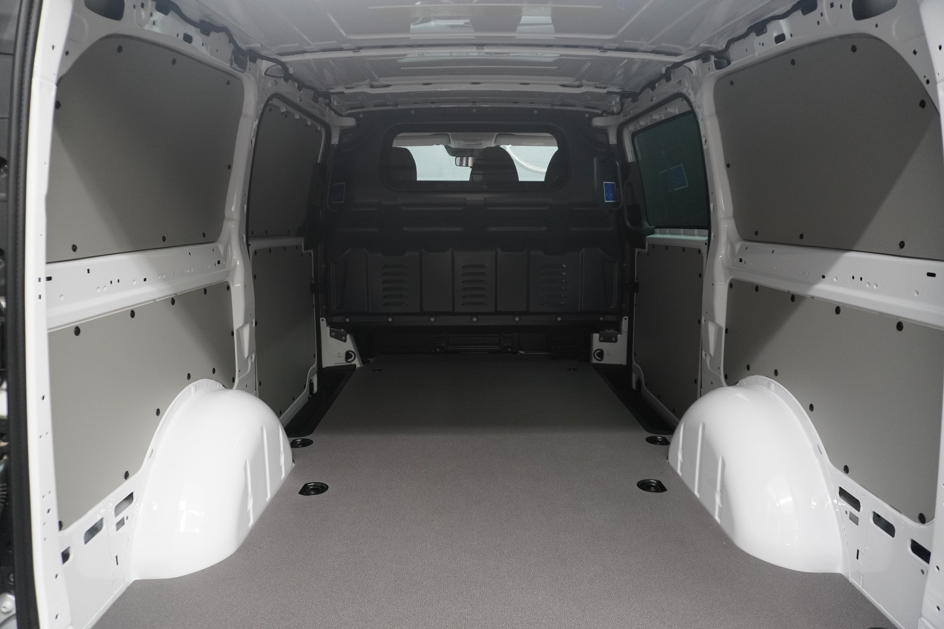 MERCEDES-BENZ Vito 114 KA PRO 3200mm L WORKER-image-12