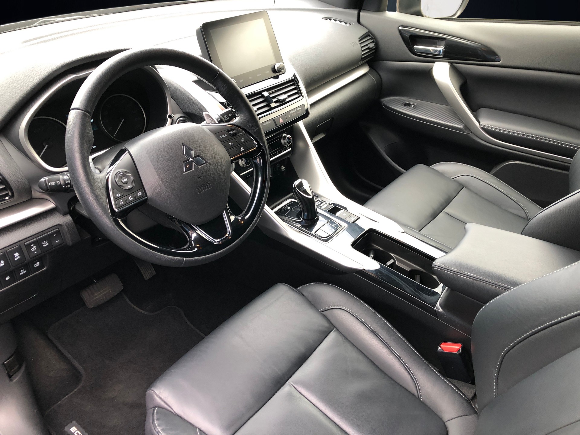 MITSUBISHI Eclipse Cross 2.4 PHEV Diamond 4WD-image-4