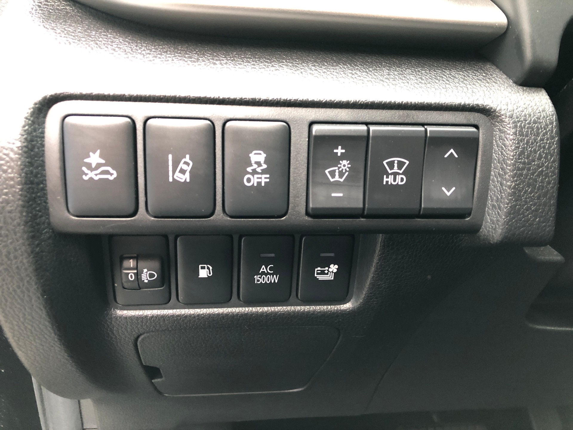 MITSUBISHI Eclipse Cross 2.4 PHEV Diamond 4WD-image-10