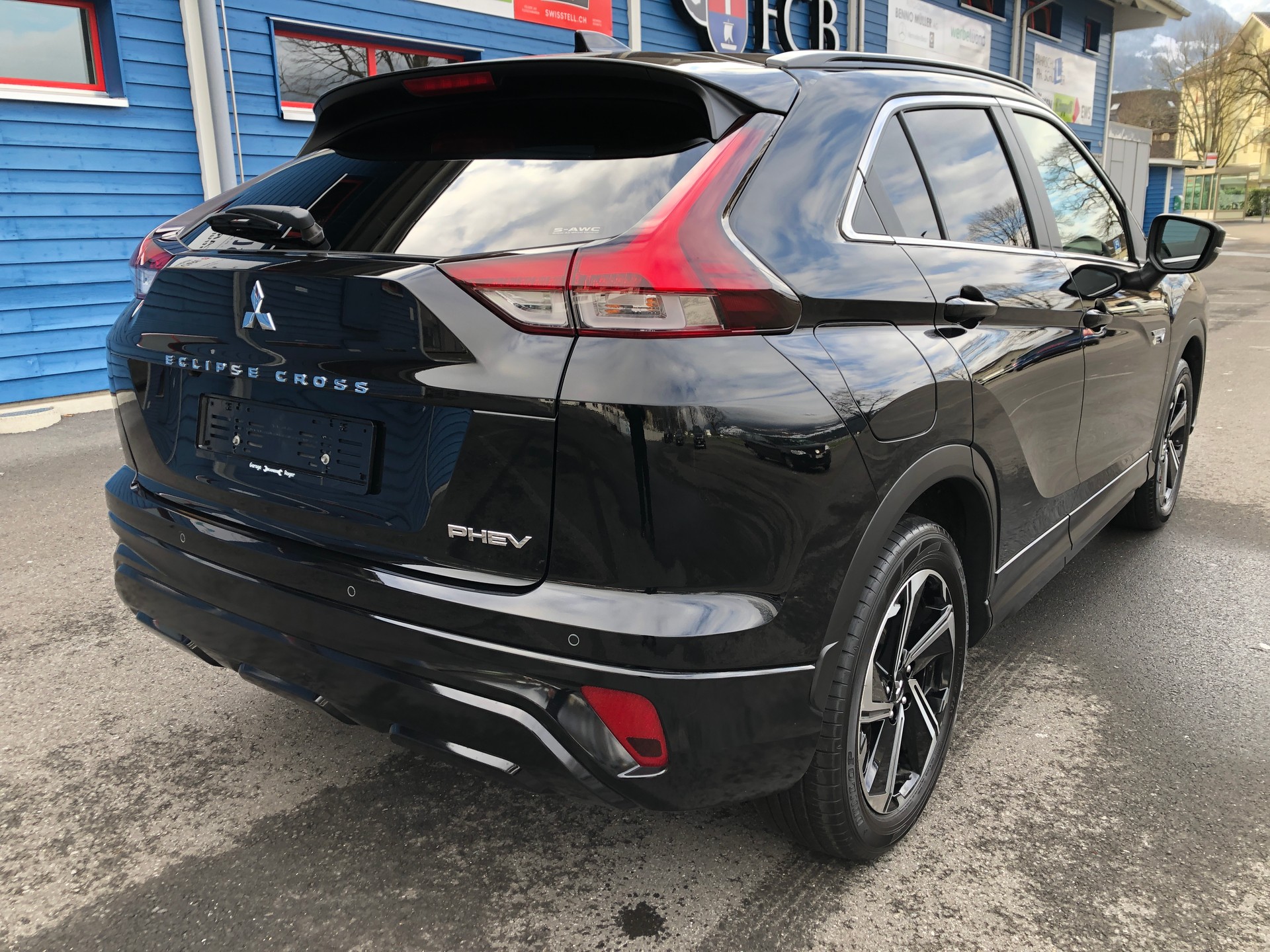 MITSUBISHI Eclipse Cross 2.4 PHEV Diamond 4WD-image-2