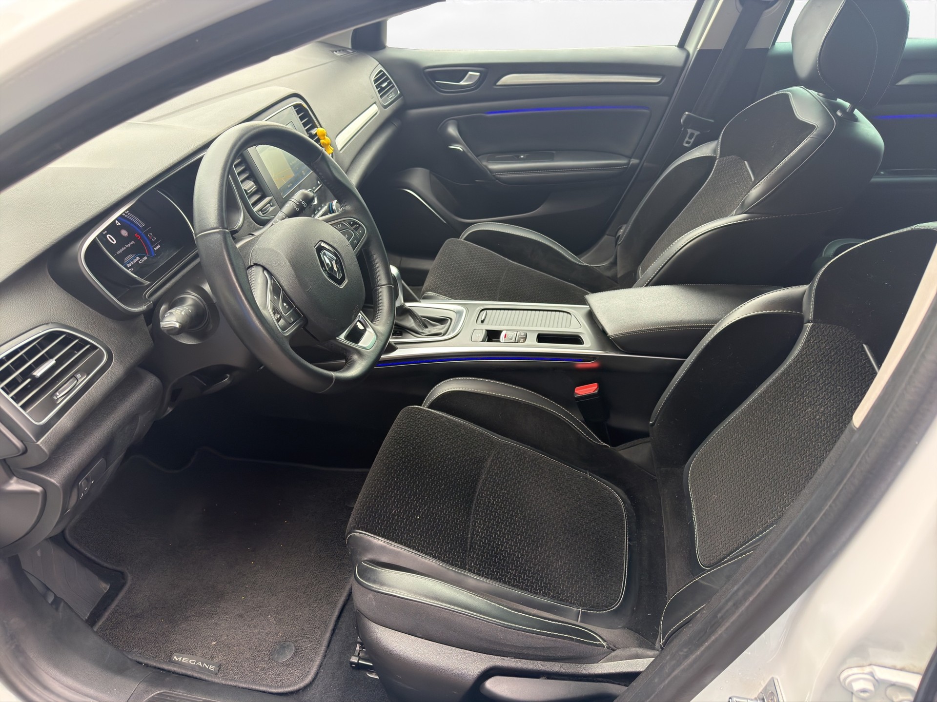 RENAULT Mégane Grandtour 1.5 dCi Business EDC-image-8