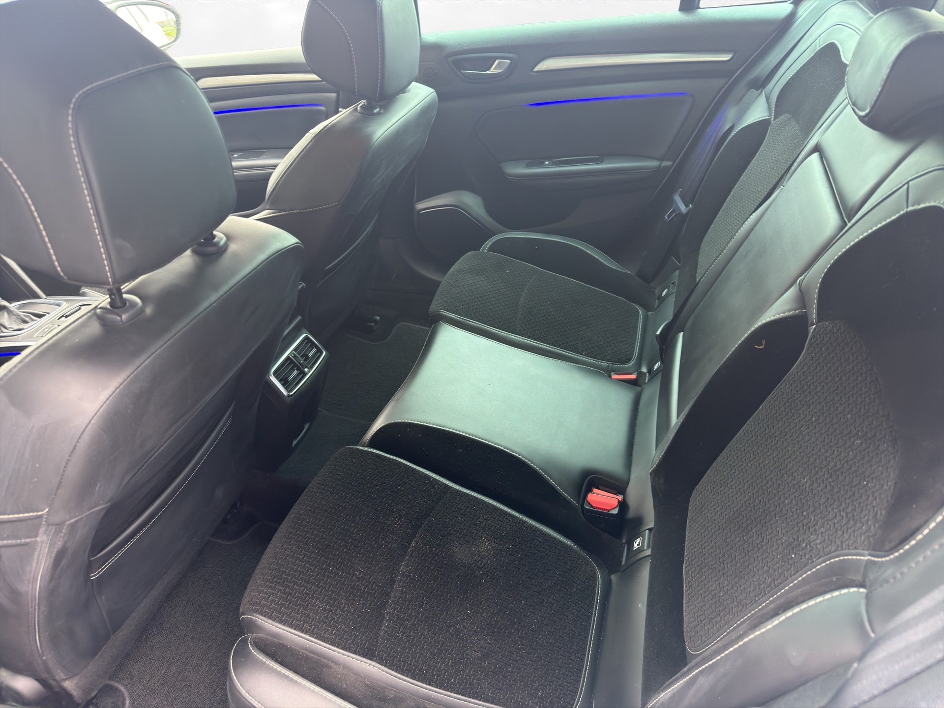 RENAULT Mégane Grandtour 1.5 dCi Business EDC-image-12