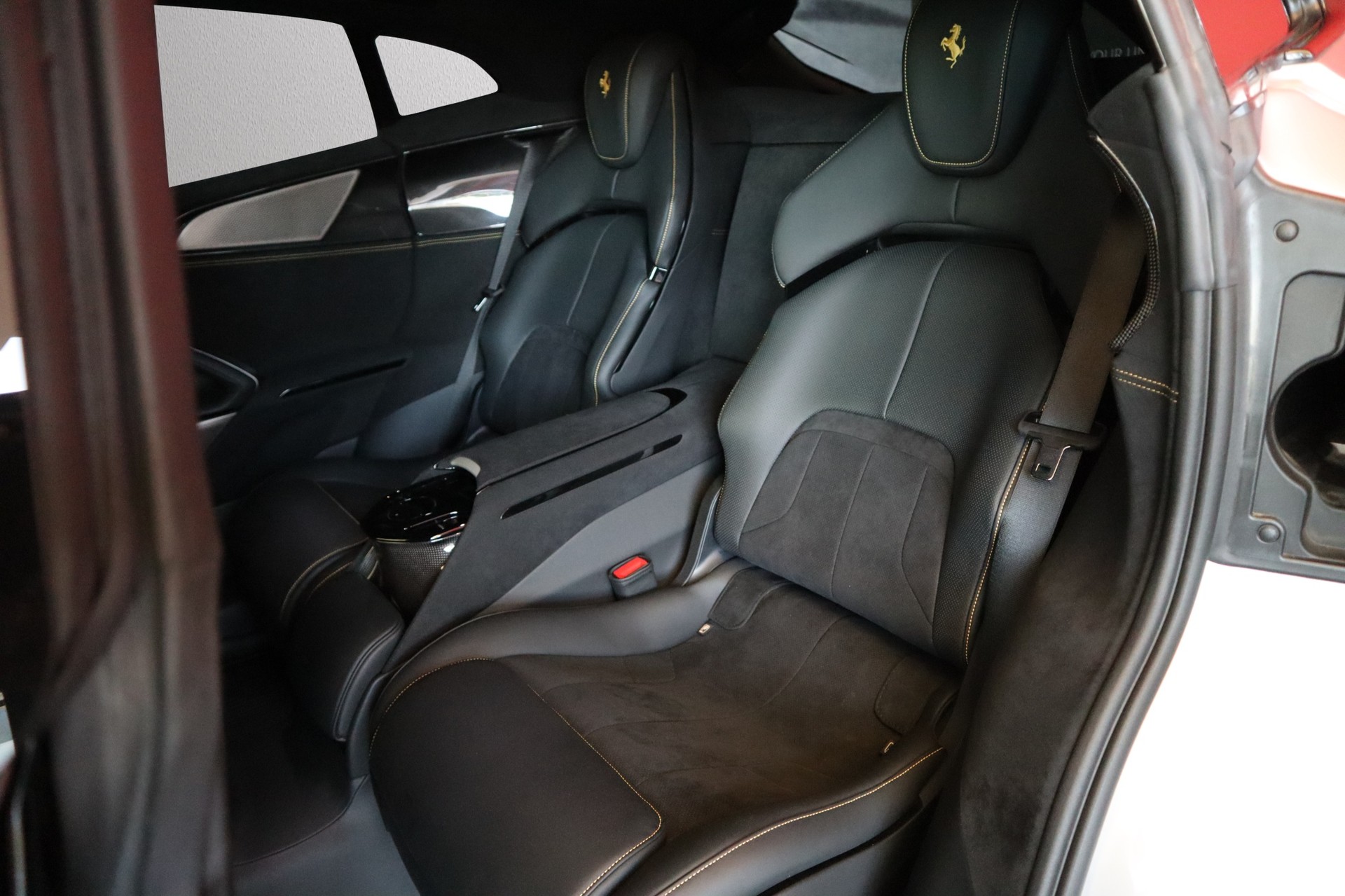 FERRARI Purosangue 6.5 V12-image-19