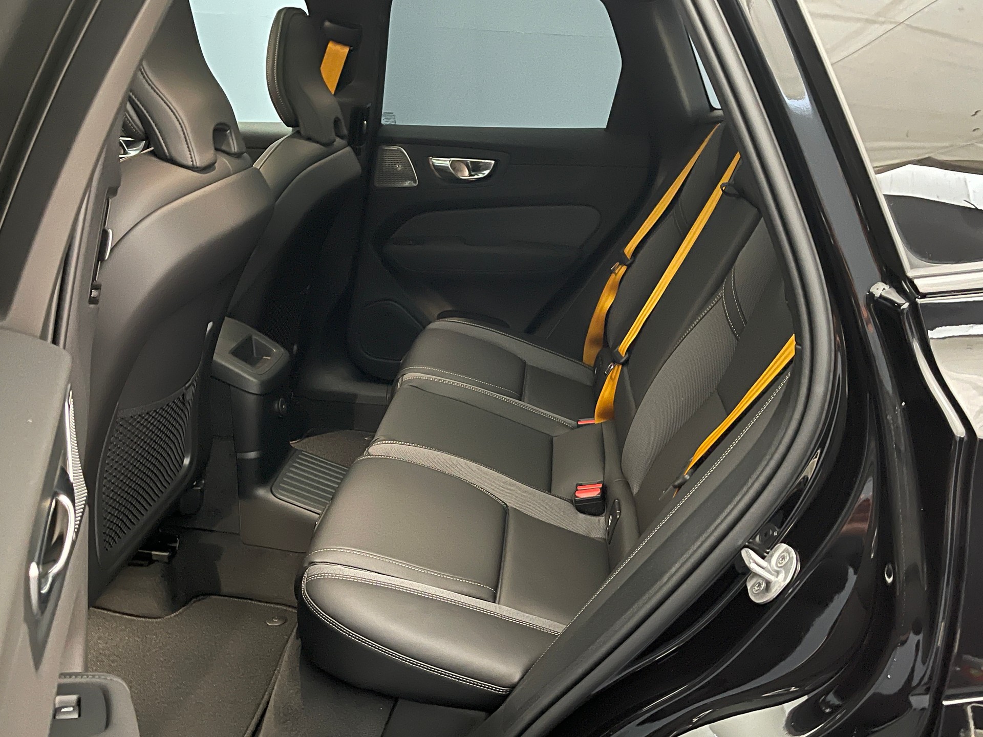 VOLVO XC60 2.0 T8 TE Polestar eAWD-image-6