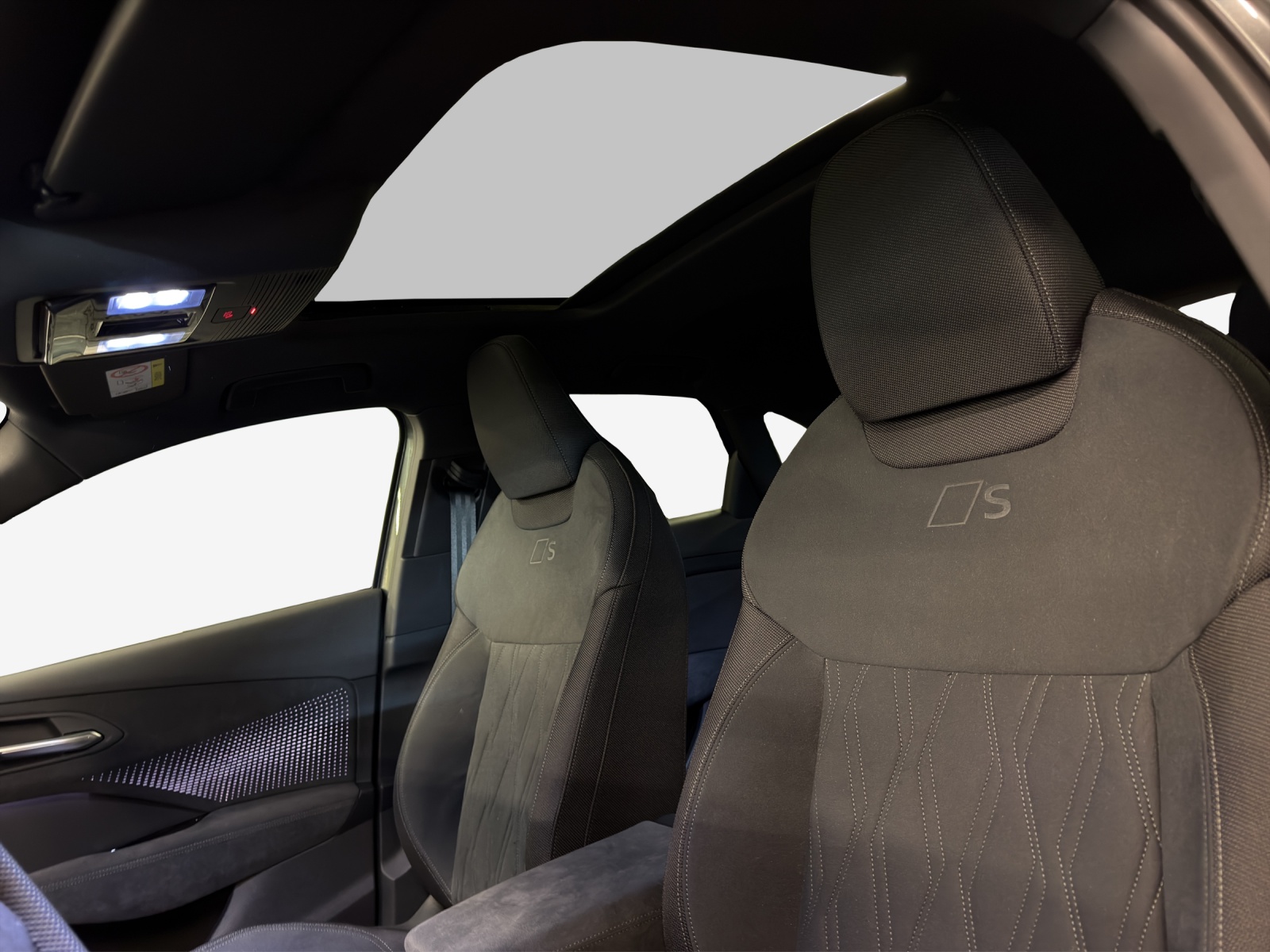AUDI Q3 Sportback e-hybrid 200 kW S tronig-image-12